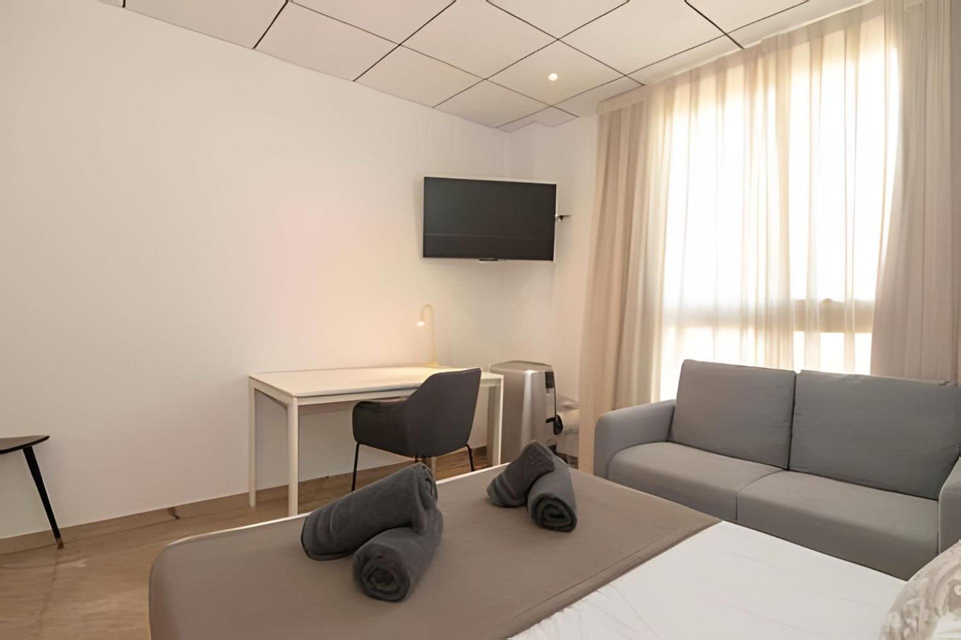 11 Nights Studios Valence Extérieur photo