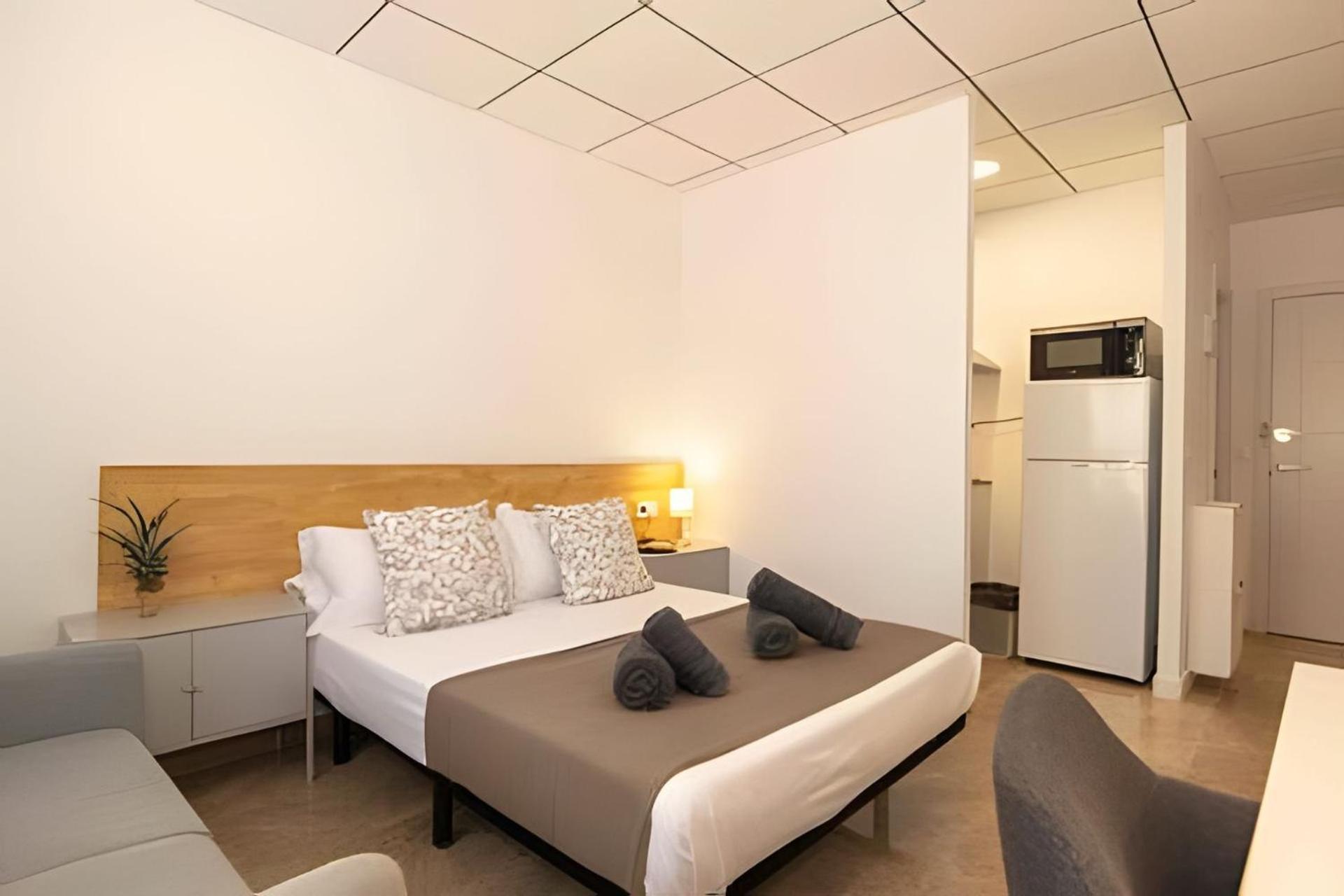 11 Nights Studios Valence Extérieur photo