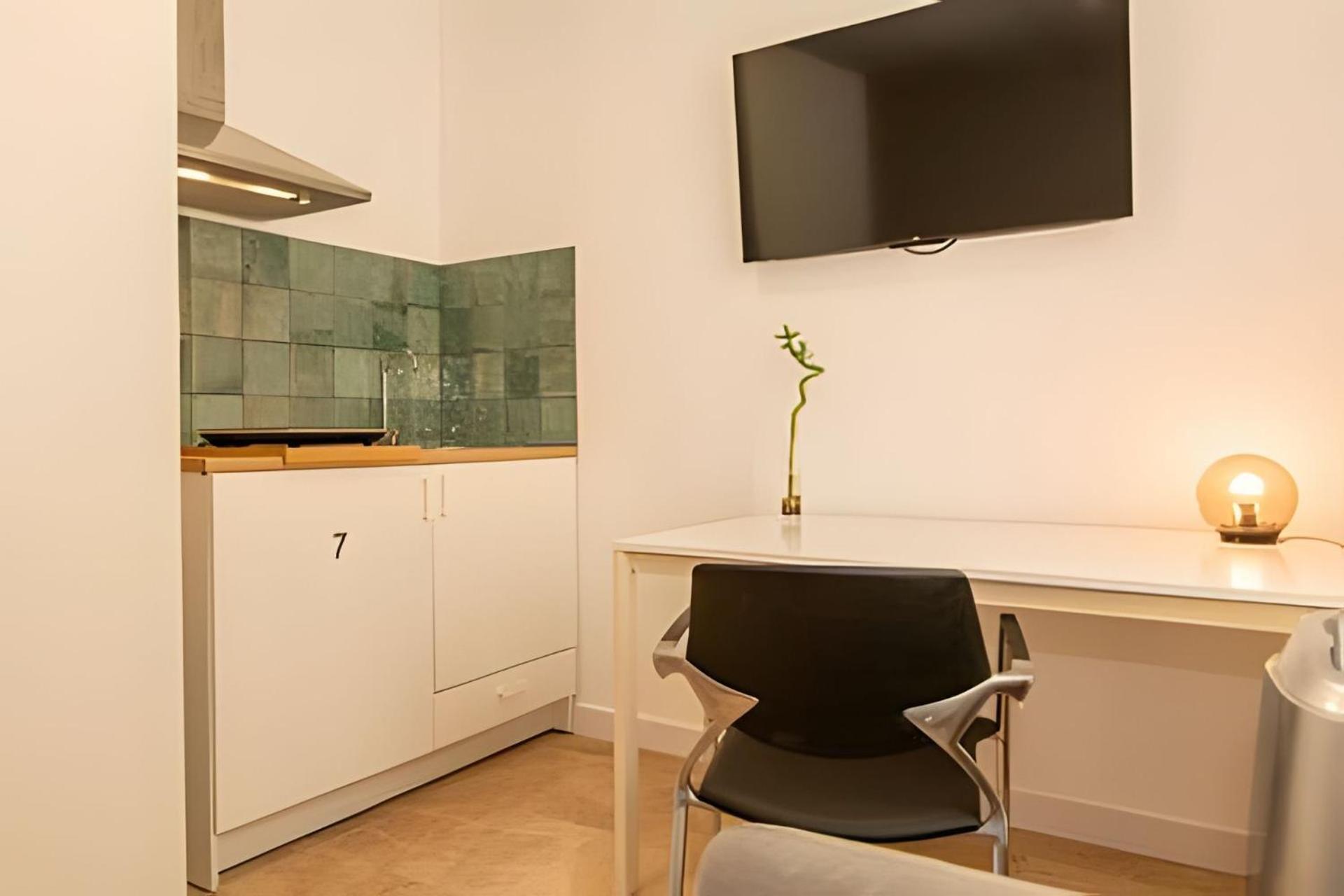 11 Nights Studios Valence Extérieur photo