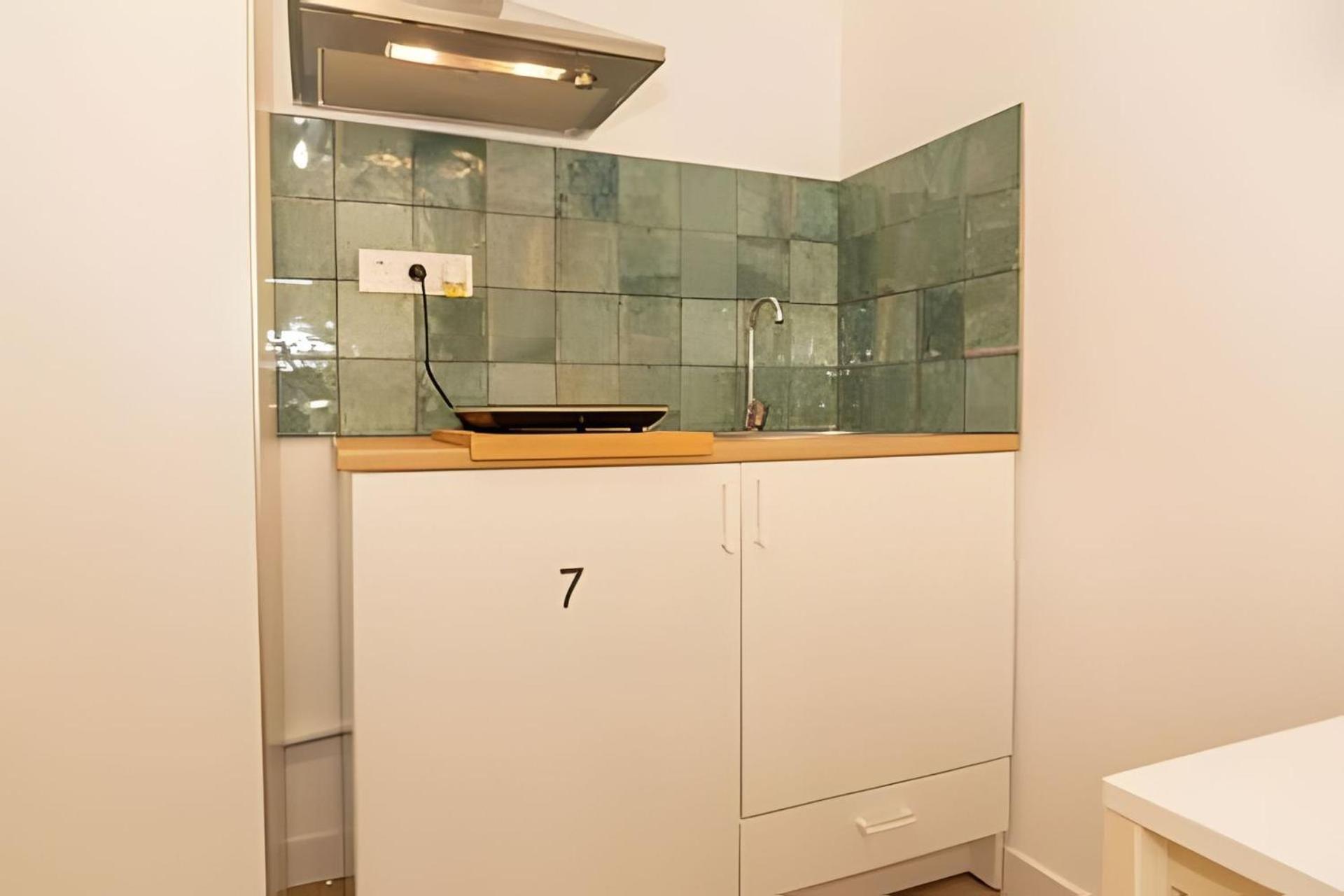 11 Nights Studios Valence Extérieur photo