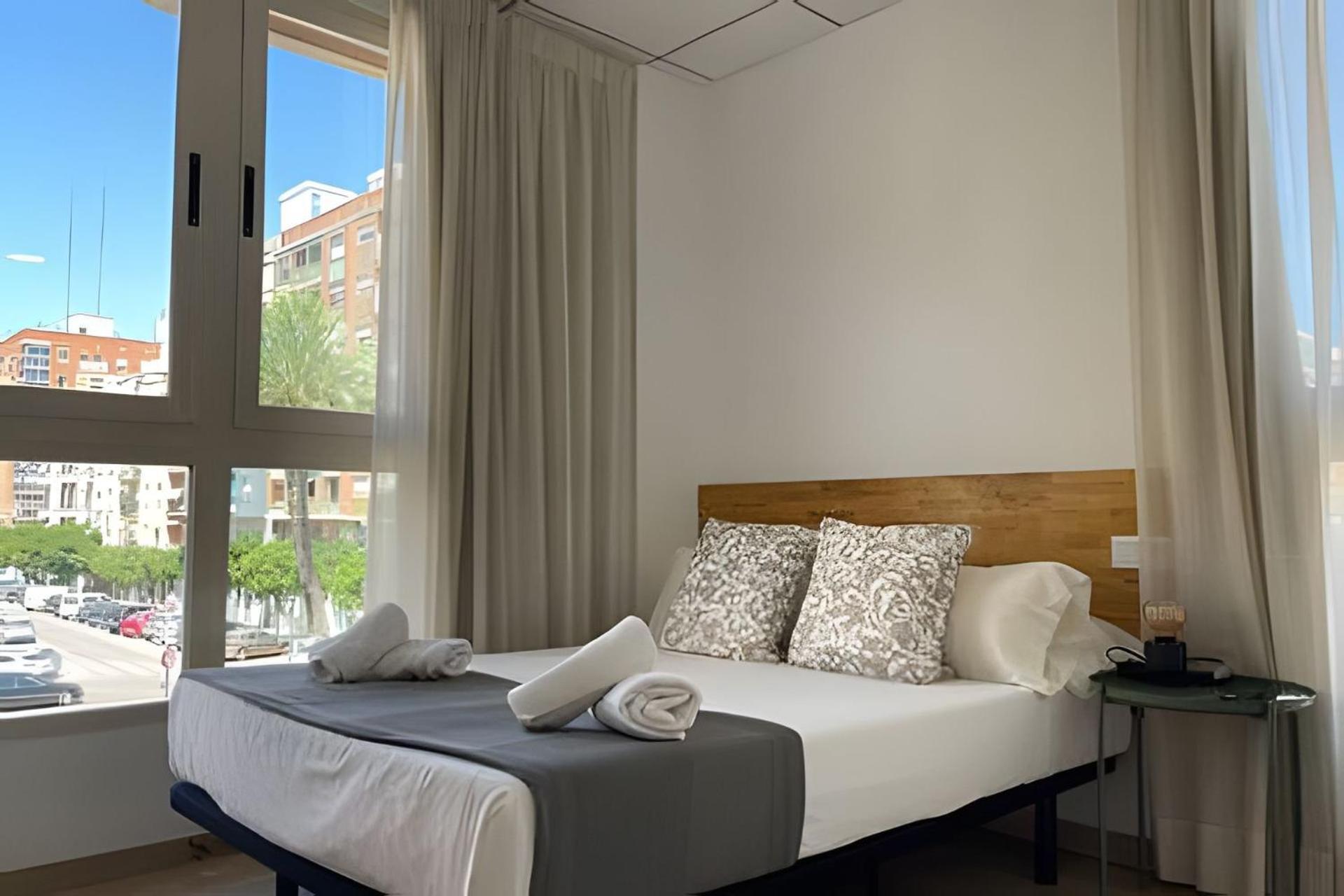 11 Nights Studios Valence Extérieur photo