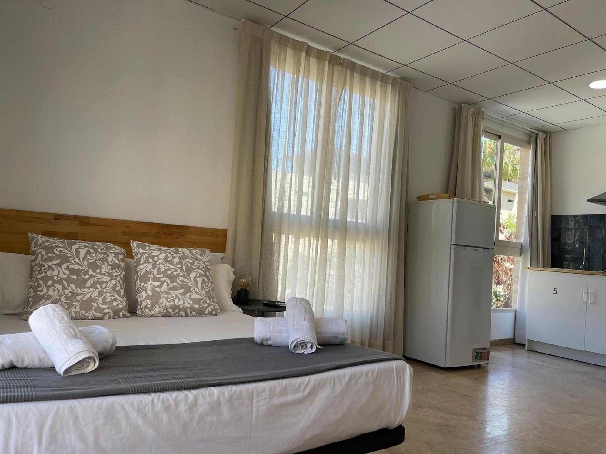 11 Nights Studios Valence Extérieur photo