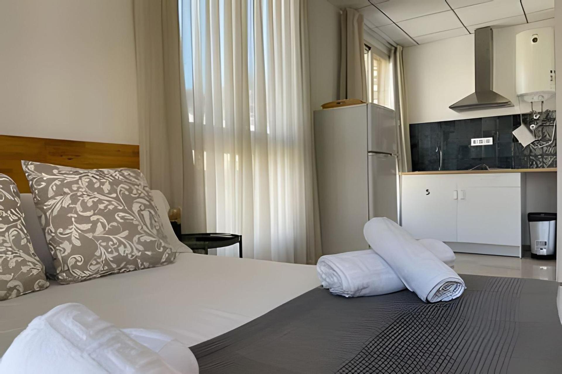 11 Nights Studios Valence Extérieur photo