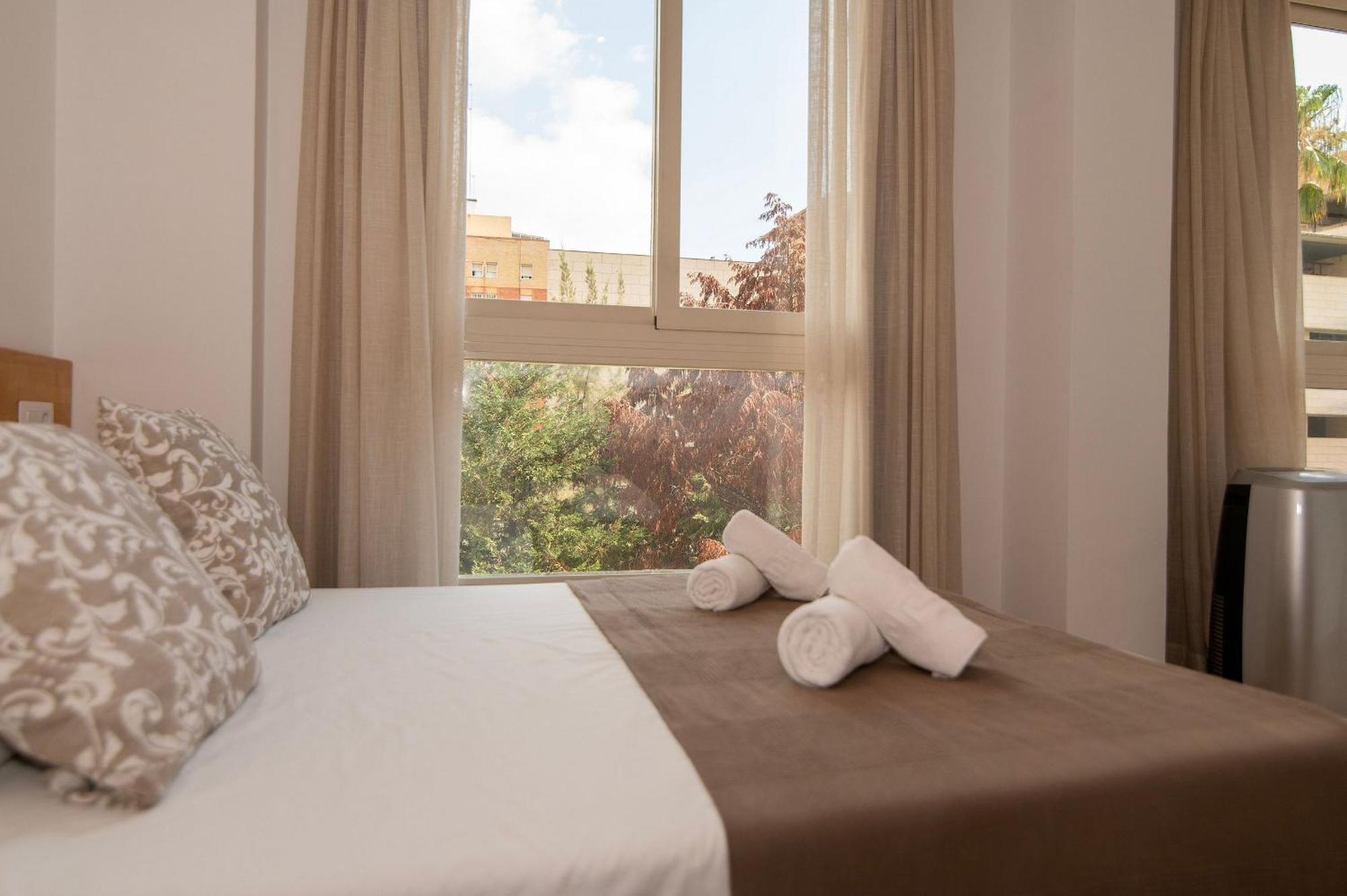 11 Nights Studios Valence Extérieur photo